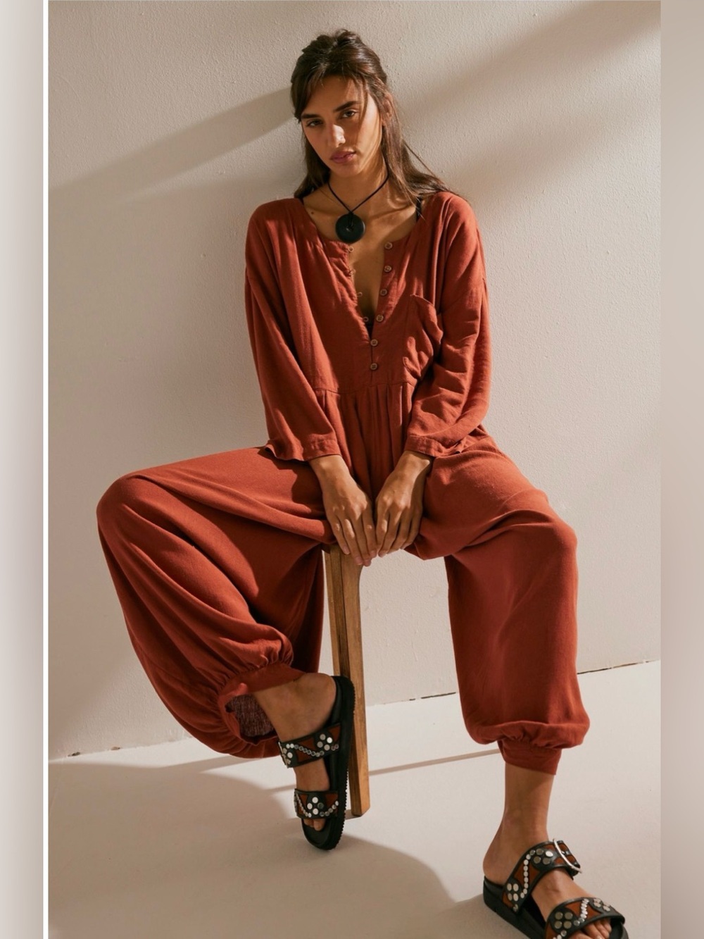 Free People Calci Women's Rust Button-Front Jumpsuit auburn - Picture 4 of 9